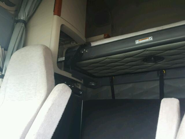 1FUJGLBG0GLHG7486 - 2016 FREIGHTLINER CASCADIA 1 WHITE photo 6