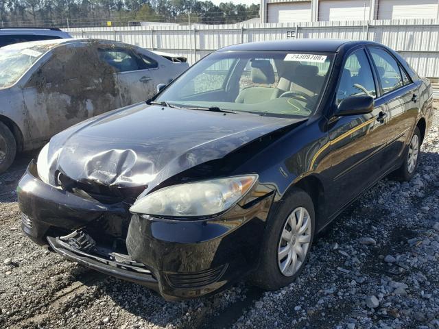 4T1BE32K95U052328 - 2005 TOYOTA CAMRY LE BLACK photo 2