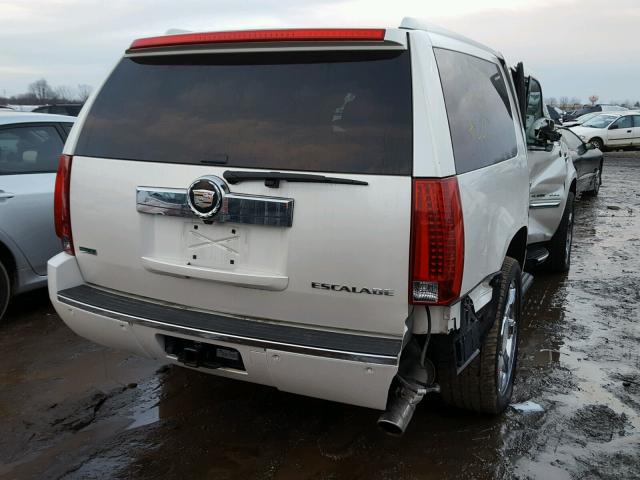 1GYS4HEFXBR372270 - 2011 CADILLAC ESCALADE E WHITE photo 4