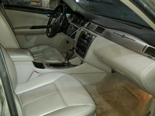 2G1WD58C081242547 - 2008 CHEVROLET IMPALA SUP 银色 照片 5