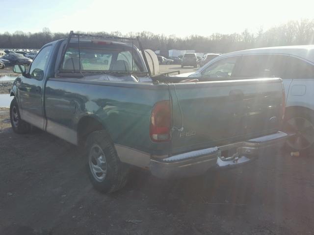 1FTDF1729VNC78452 - 1997 FORD F150 GREEN photo 3