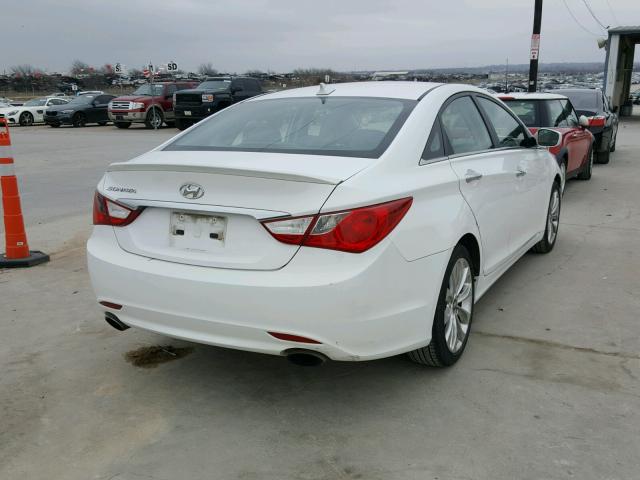 5NPEC4AC7DH653365 - 2013 HYUNDAI SONATA SE WHITE photo 4