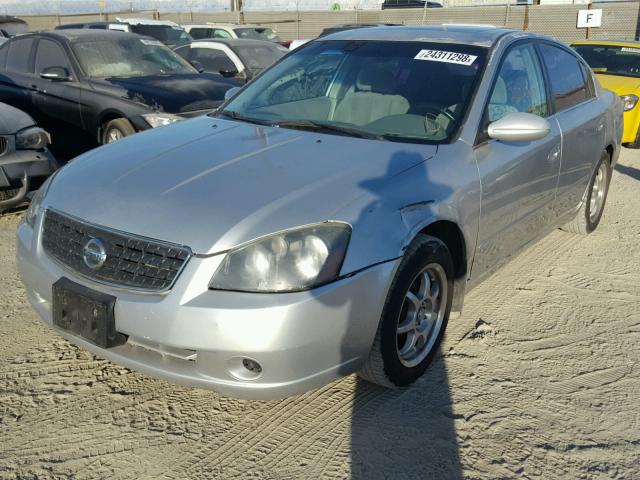 1N4BL11D02C214615 - 2002 NISSAN ALTIMA SE SILVER photo 2