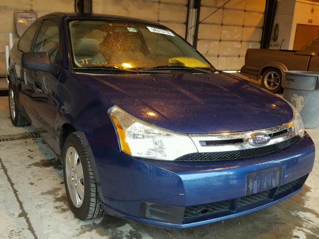 1FAHP32N28W102715 - 2008 FORD FOCUS S/SE BLUE photo 1