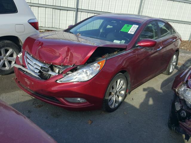 5NPEC4AB0CH432003 - 2012 HYUNDAI SONATA SE RED photo 2