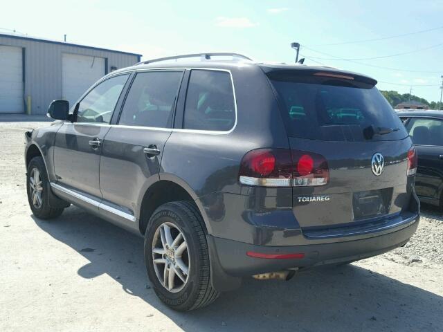 WVGBE77L09D016123 - 2009 VOLKSWAGEN TOUAREG 2 BROWN photo 2