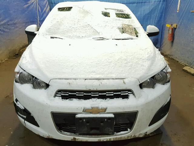 1G1JA6SH6C4141328 - 2012 CHEVROLET SONIC LS WHITE photo 9