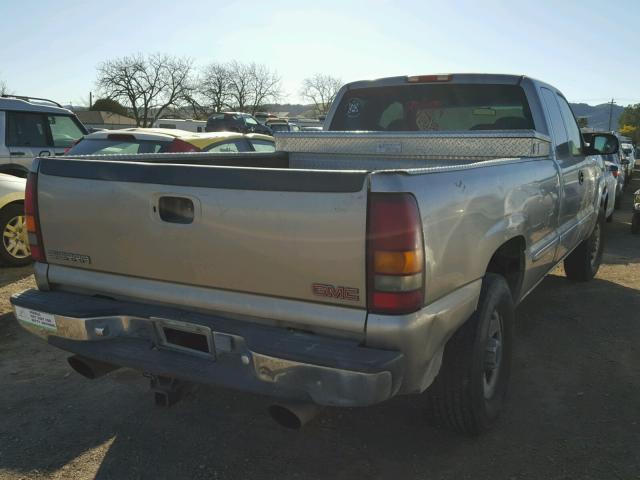 1GTGK29U8YE391438 - 2000 GMC NEW SIERRA SILVER photo 4