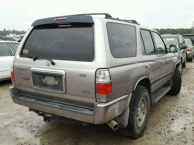 JT3GN86R020248213 - 2002 TOYOTA 4RUNNER SR SILVER photo 4