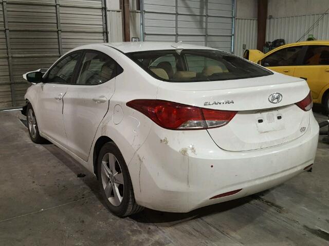 5NPDH4AE5DH334058 - 2013 HYUNDAI ELANTRA GL WHITE photo 3