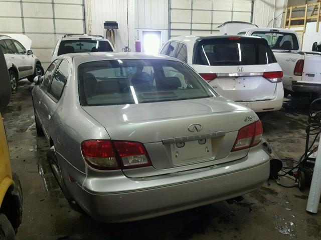 JNKDA31A22T030558 - 2002 INFINITI I35 SILVER photo 3