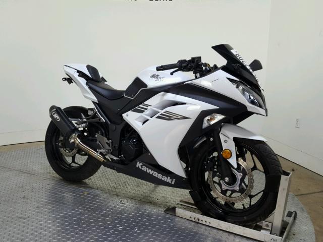 JKAEX8B16HDA35598 - 2017 KAWASAKI EX300 B WHITE photo 2