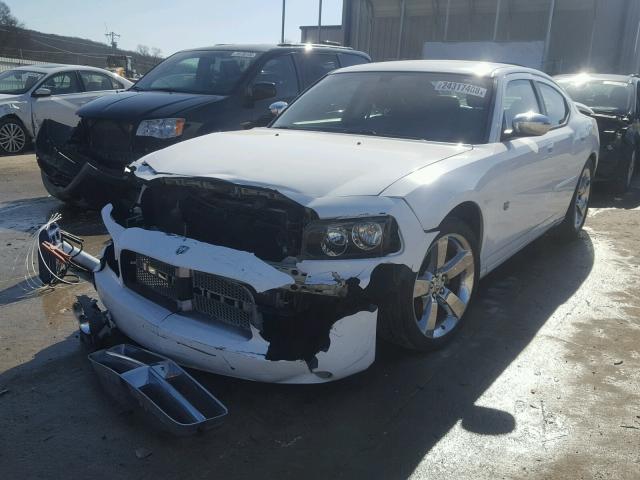 2B3KA33G28H331719 - 2008 DODGE CHARGER SX WHITE photo 2