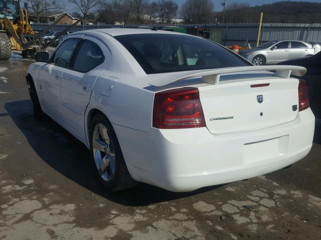 2B3KA33G28H331719 - 2008 DODGE CHARGER SX WHITE photo 3