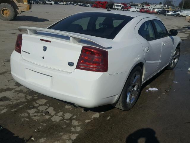 2B3KA33G28H331719 - 2008 DODGE CHARGER SX WHITE photo 4