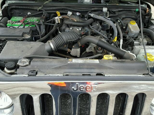 1J8GA59109L749776 - 2009 JEEP WRANGLER U GREEN photo 7