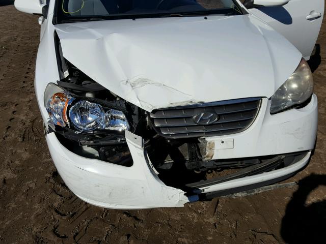 KMHDT46DX9U667377 - 2009 HYUNDAI ELANTRA GL WHITE photo 9