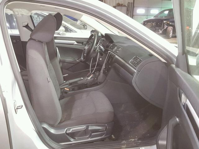 1VWAT7A37GC045603 - 2016 VOLKSWAGEN PASSAT S SILVER photo 5