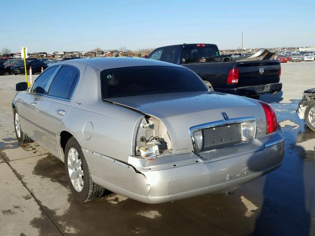 1LNHM82V17Y633208 - 2007 LINCOLN TOWN CAR S GRAY photo 3