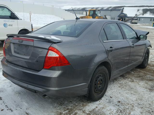 3FAHP0HAXAR261249 - 2010 FORD FUSION SE GRAY photo 4