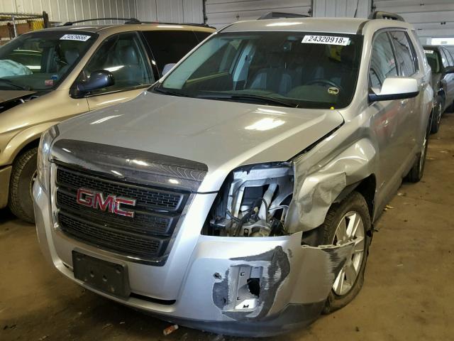 2GKFLTEK5C6356960 - 2012 GMC TERRAIN SL SILVER photo 2