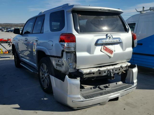 JTEBU5JR5B5070988 - 2011 TOYOTA 4RUNNER SR SILVER photo 3