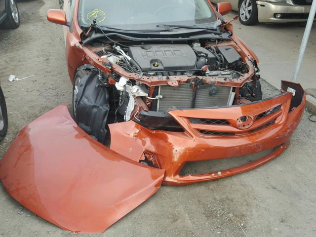 2T1BU4EE7DC093426 - 2013 TOYOTA COROLLA BA ORANGE photo 9