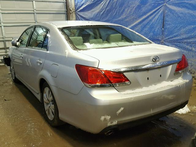 4T1BK3DB1BU405212 - 2011 TOYOTA AVALON BAS SILVER photo 3