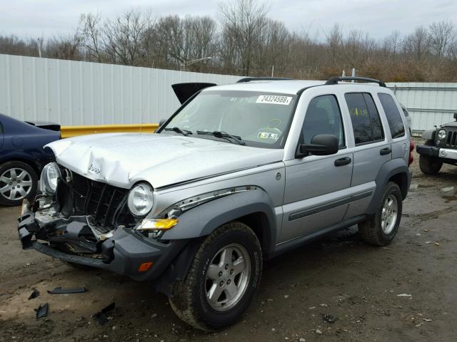 1J4GL48K75W641308 - 2005 JEEP LIBERTY SP SILVER photo 2