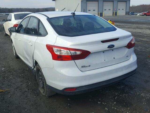 1FAHP3F28CL217183 - 2012 FORD FOCUS SE WHITE photo 3