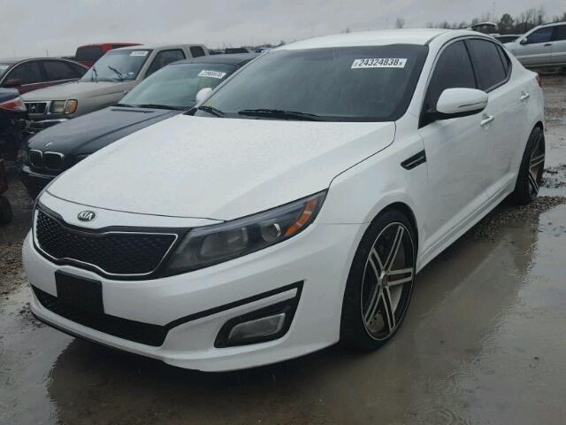 5XXGM4A70FG406969 - 2015 KIA OPTIMA LX WHITE photo 2