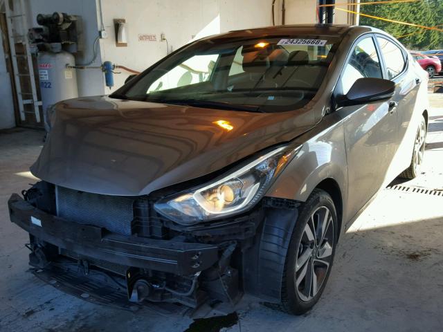 5NPDH4AE0GH745405 - 2016 HYUNDAI ELANTRA SE SILVER photo 2