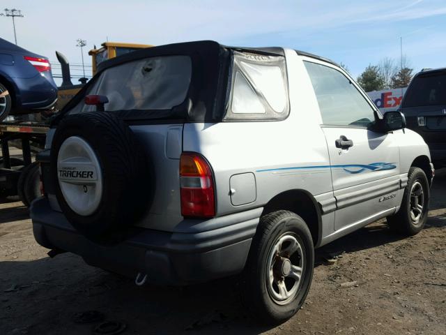 2CNBE18C436941358 - 2003 CHEVROLET TRACKER SILVER photo 4