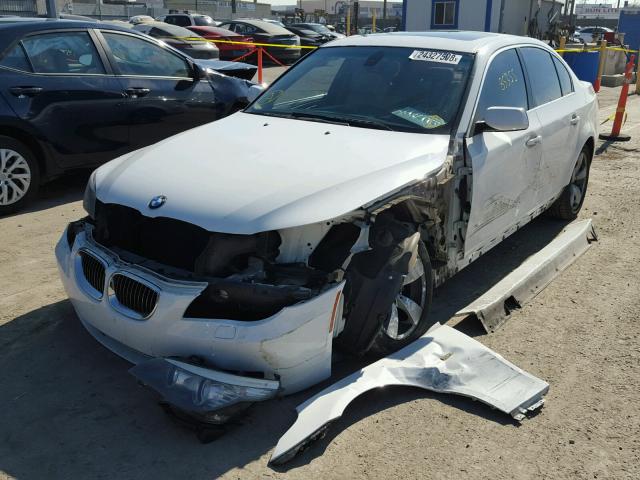 WBANU53598C110745 - 2008 BMW 528 I WHITE photo 2