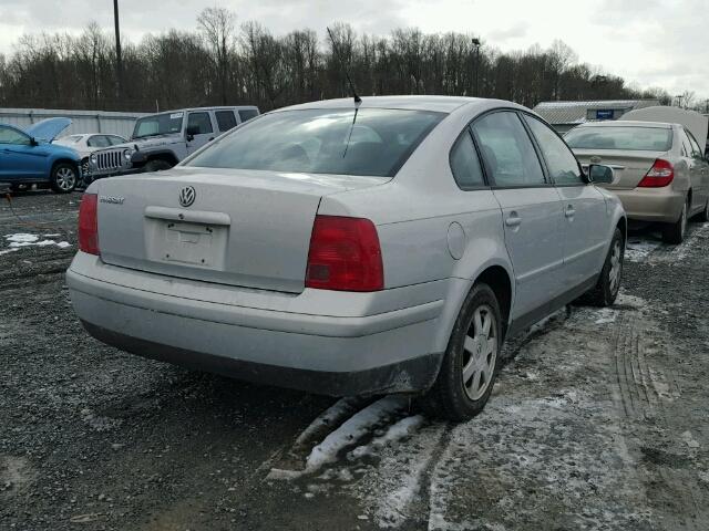 WVWMA23B2YP299677 - 2000 VOLKSWAGEN PASSAT GLS GRAY photo 4