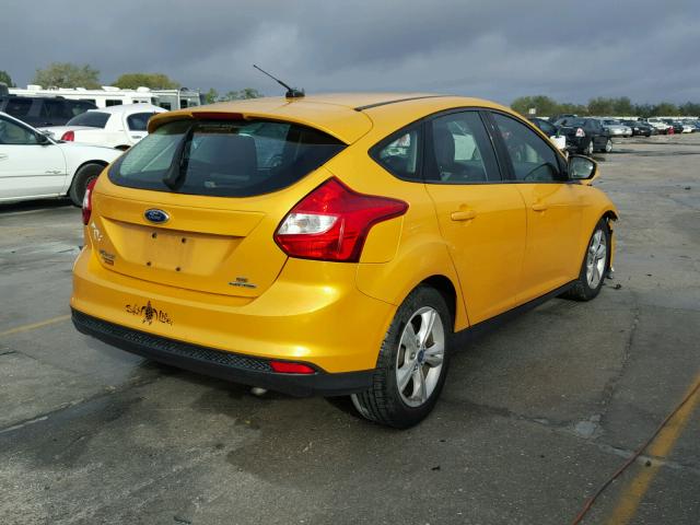 1FAHP3K25CL433529 - 2012 FORD FOCUS SE YELLOW photo 4