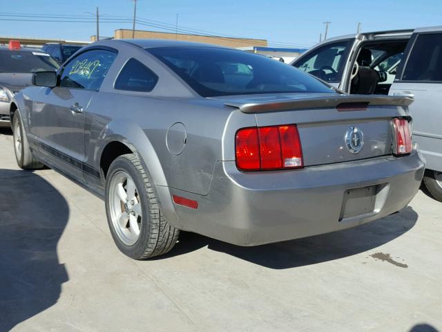 1ZVHT80N385153228 - 2008 FORD MUSTANG SILVER photo 3