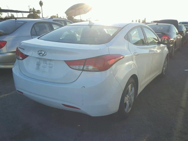 5NPDH4AE2DH344546 - 2013 HYUNDAI ELANTRA GL WHITE photo 4