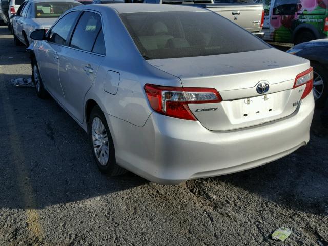 4T1BD1FK0EU114488 - 2014 TOYOTA CAMRY HYBR GRAY photo 3