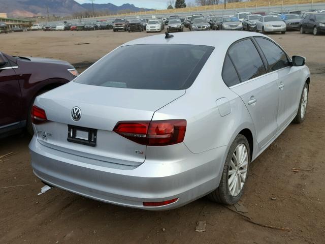 3VWL07AJ9GM314697 - 2016 VOLKSWAGEN JETTA SEL SILVER photo 4