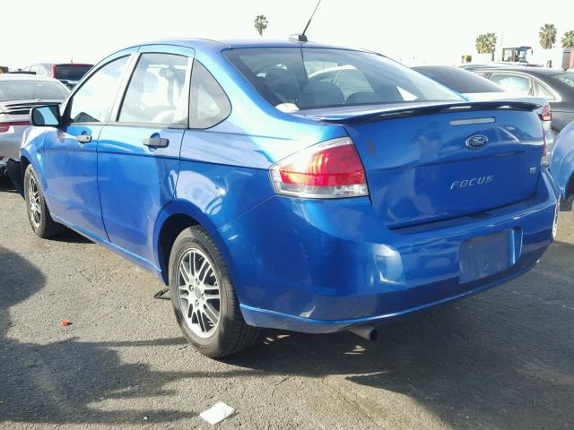 1FAHP3FN9AW208806 - 2010 FORD FOCUS SE BLUE photo 3