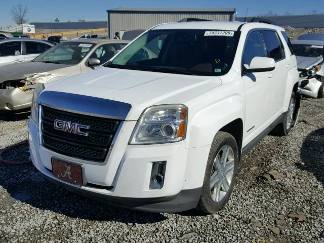 2CTALFEW2A6275667 - 2010 GMC TERRAIN SL WHITE photo 2