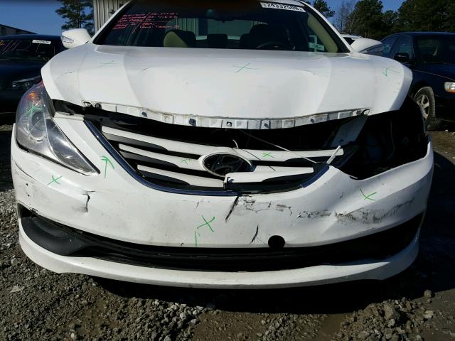 5NPEB4AC2EH895582 - 2014 HYUNDAI SONATA GLS WHITE photo 9