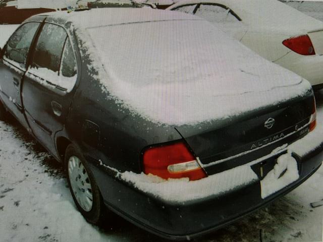 1N4DL01D6WC176414 - 1998 NISSAN ALTIMA XE GRAY photo 3