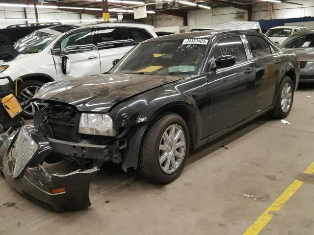 2C3LA53G56H194257 - 2006 CHRYSLER 300 TOURIN BLACK photo 2