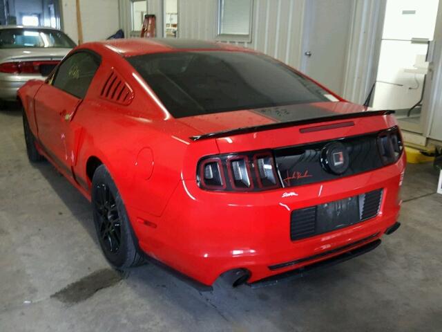 1ZVBP8AM1E5225667 - 2014 FORD MUSTANG RED photo 3