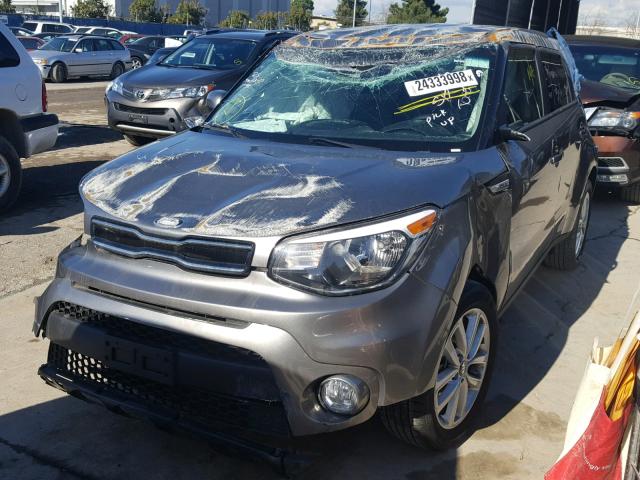 KNDJP3A55J7550072 - 2018 KIA SOUL + GRAY photo 2