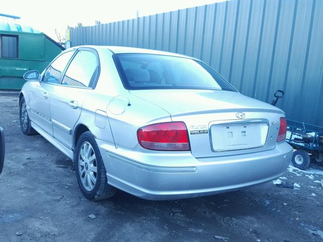 KMHWF35H65A132847 - 2005 HYUNDAI SONATA GLS SILVER photo 3