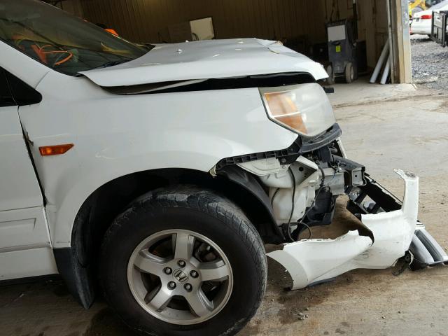 5FNYF285X6B045826 - 2006 HONDA PILOT EX WHITE photo 9