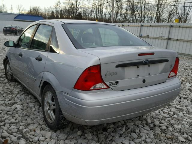 1FAFP34P2YW157980 - 2000 FORD FOCUS SE SILVER photo 3